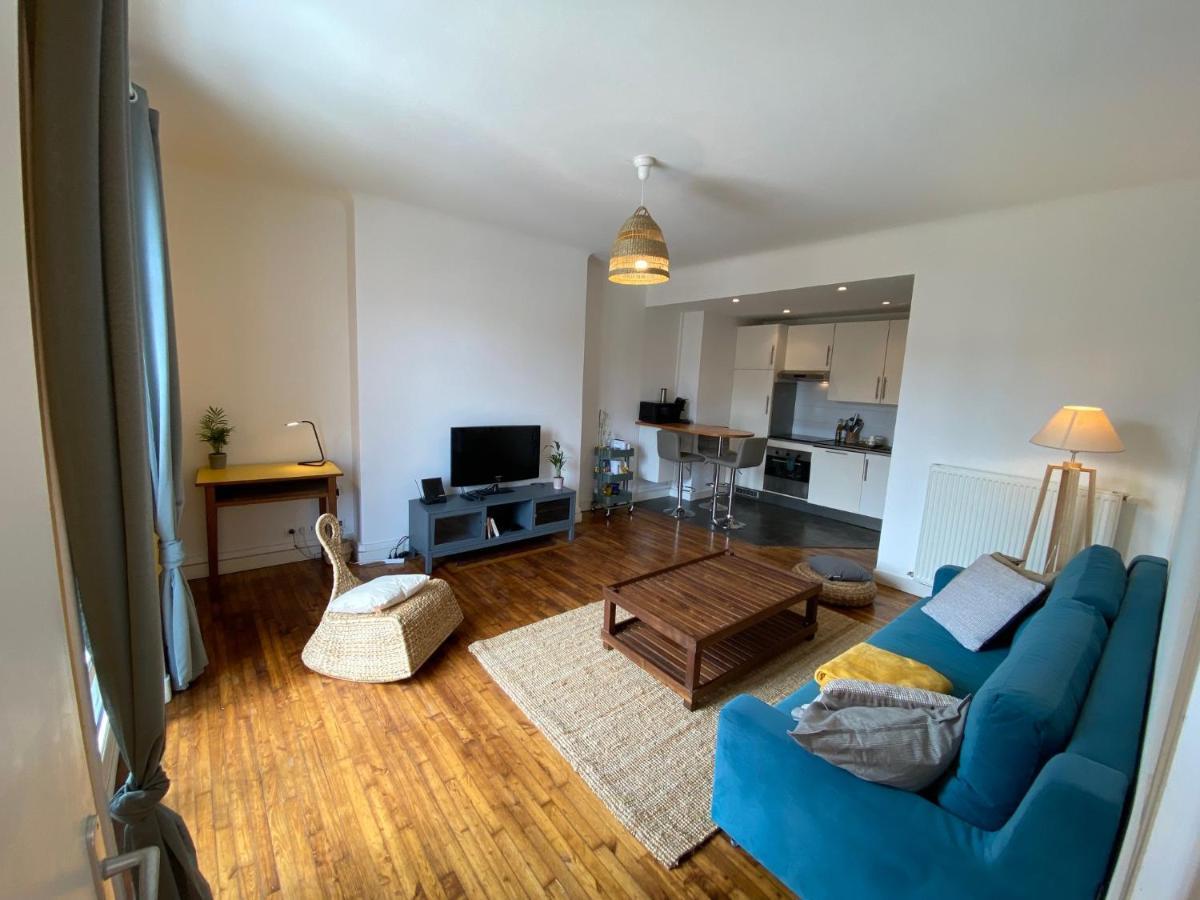 Appartement Spacieux Avec Balcon Et Parking Брест Екстер'єр фото