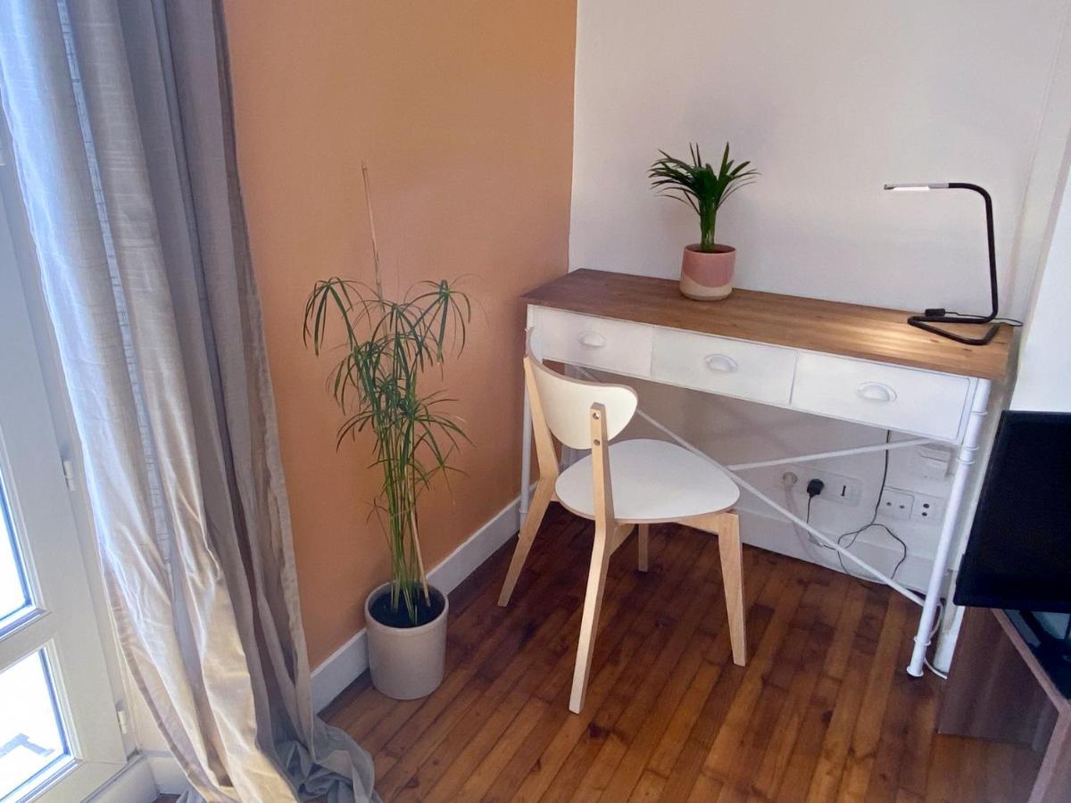 Appartement Spacieux Avec Balcon Et Parking Брест Екстер'єр фото