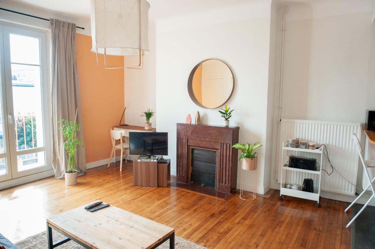 Appartement Spacieux Avec Balcon Et Parking Брест Екстер'єр фото
