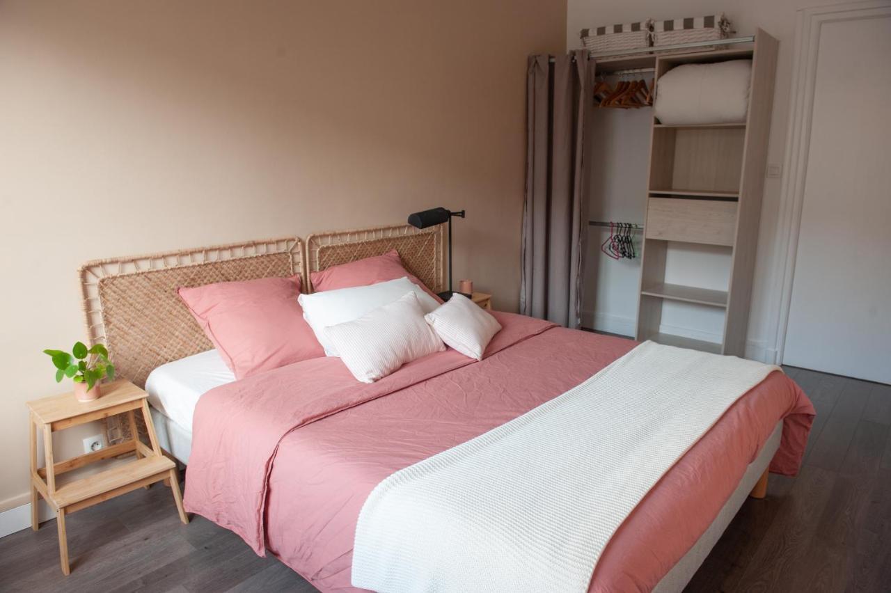 Appartement Spacieux Avec Balcon Et Parking Брест Екстер'єр фото